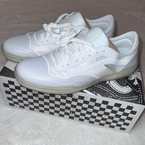 Vans “Ave” skate shoes